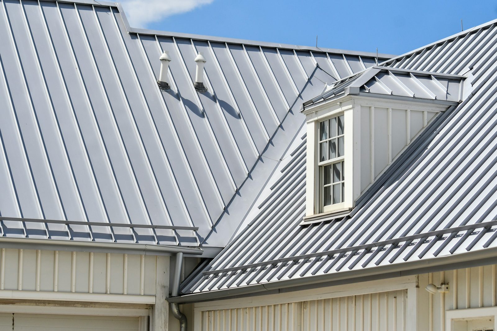 Standing seam metal roof installed on a North Georgia home